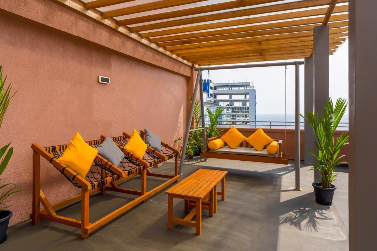 Manhattan Business Hotel, Male Luaran gambar