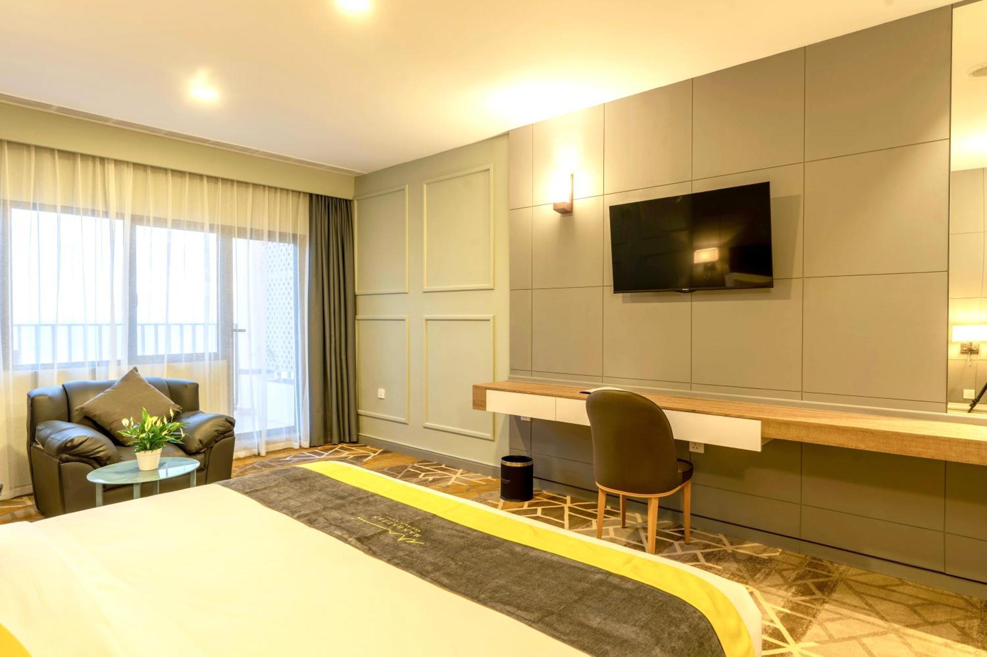 Manhattan Business Hotel, Male Luaran gambar