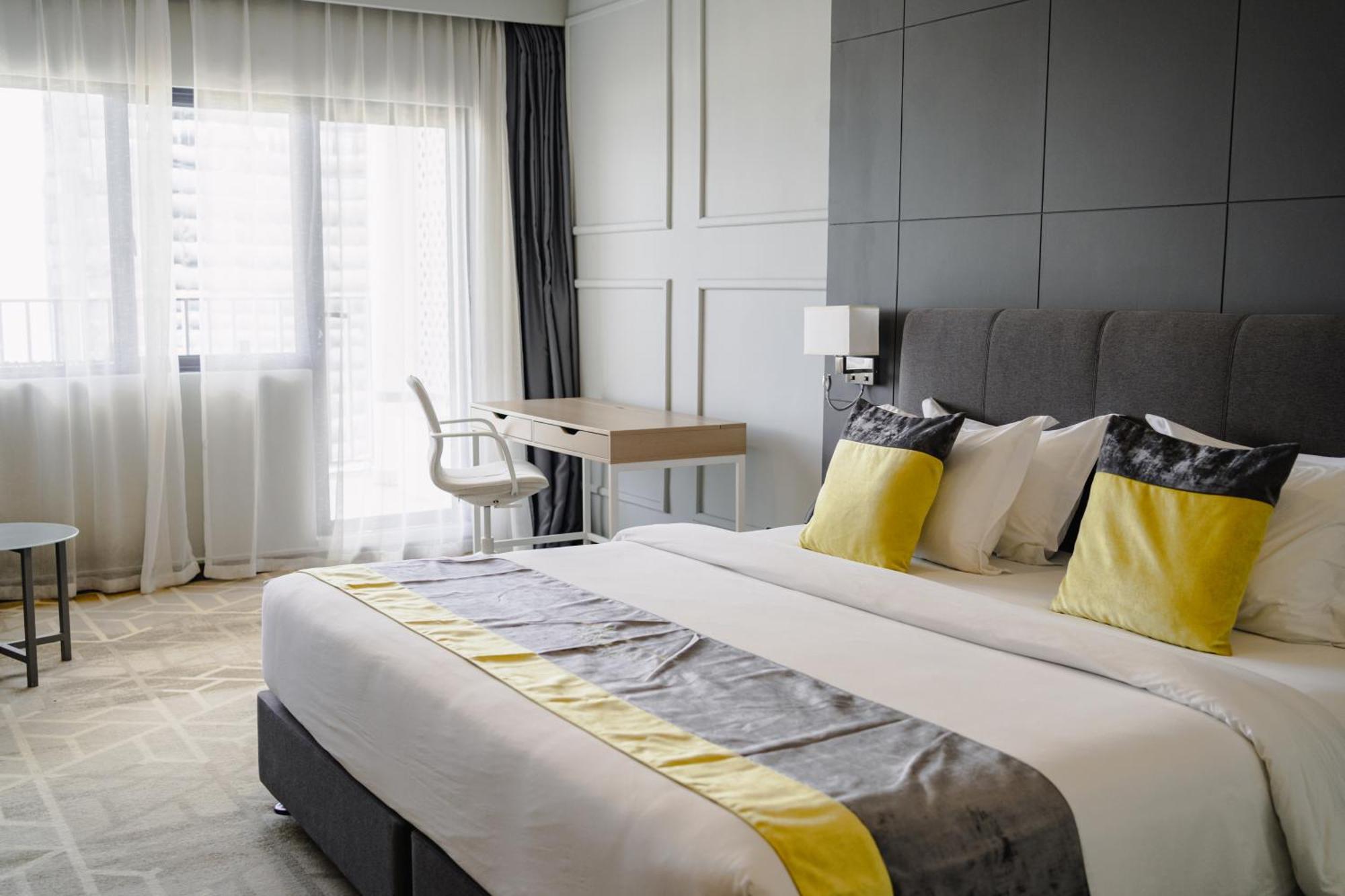 Manhattan Business Hotel, Male Luaran gambar